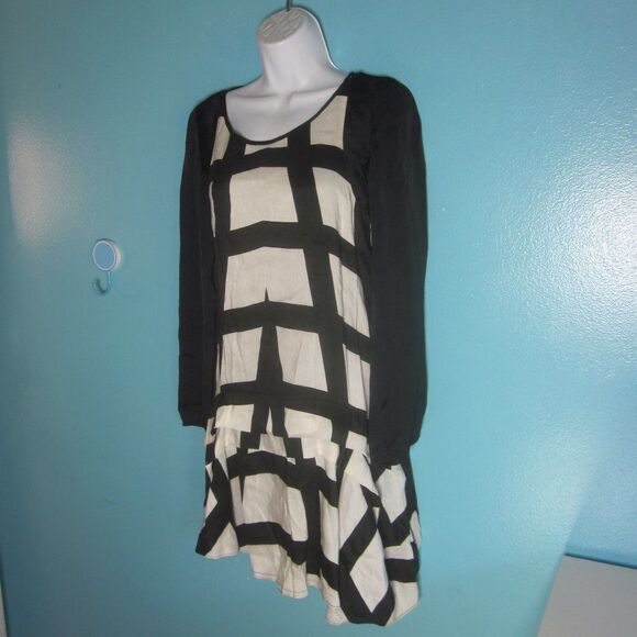 Chloe Womens Size XS Silk Dress Black White Pattern Long Sleeve Asymmetrical Hem - Picture 6 of 12